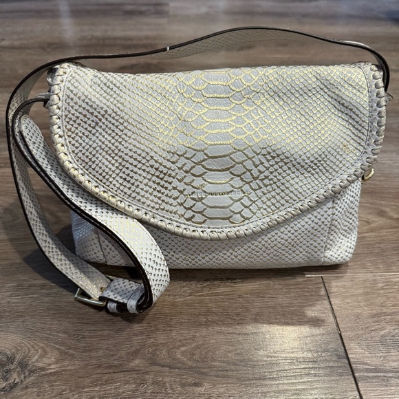 Aimee Kestenberg Pebble Leather Crossbody All For Love Cream Gold Purse - Picture 1 of 12